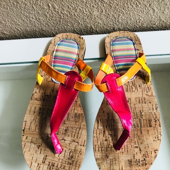 Multi Color Thong Sandals! 8/9 - Picture 2 of 4